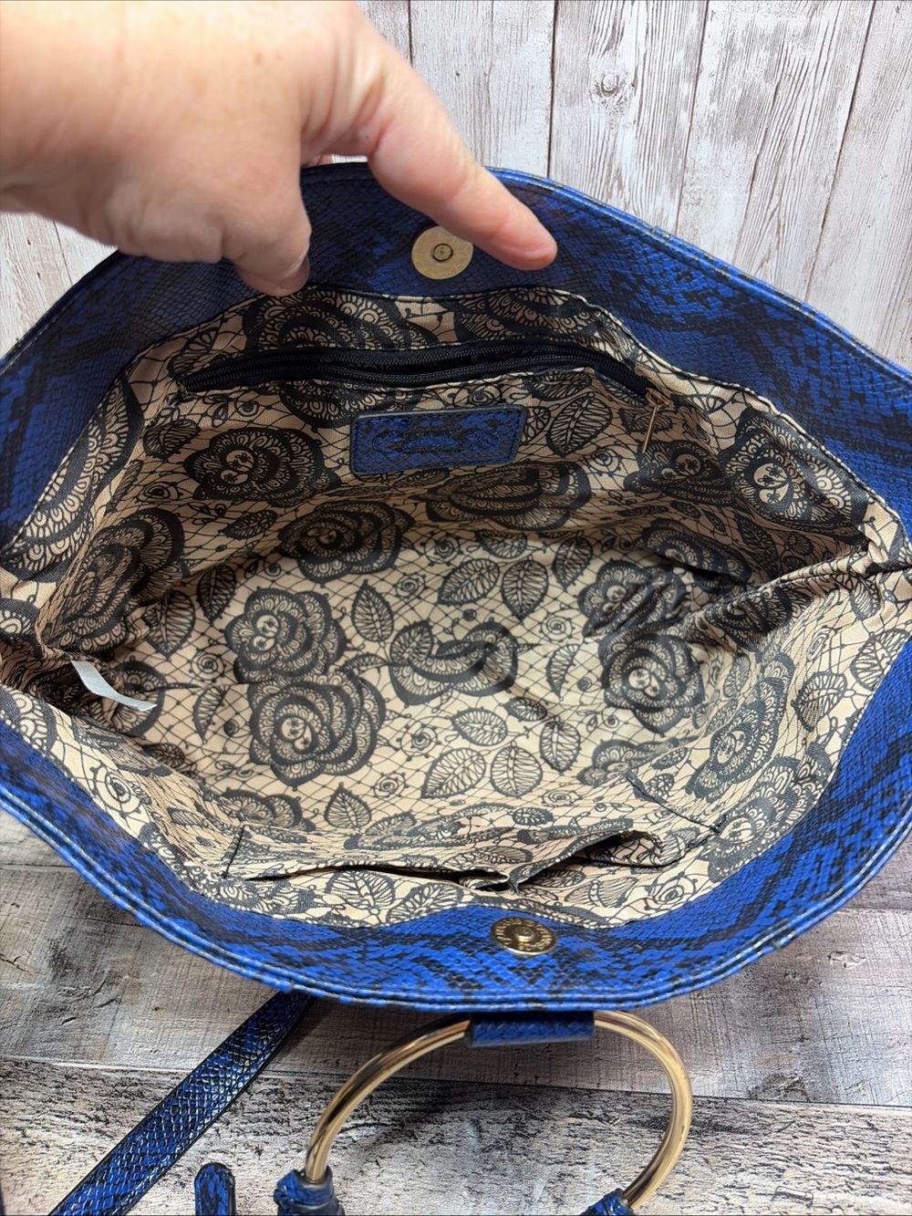 CARLOS by Carlos Santana Blue Python Print Handbag Crossbody Bag - Picture 12 of 16